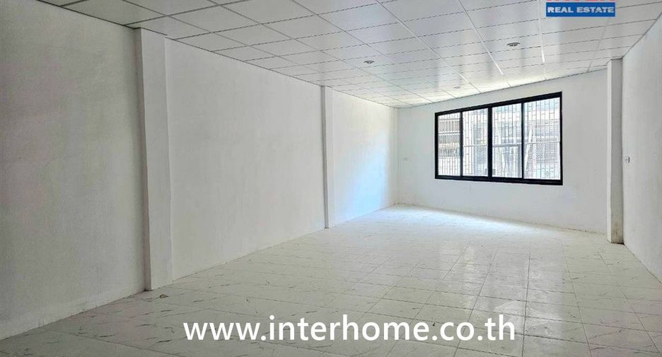 For sale retail Space in Pom Prap Sattru Phai, Bangkok