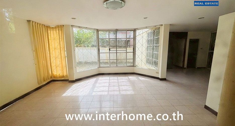 For sale 3 bedrooms house in Nong Chok, Bangkok