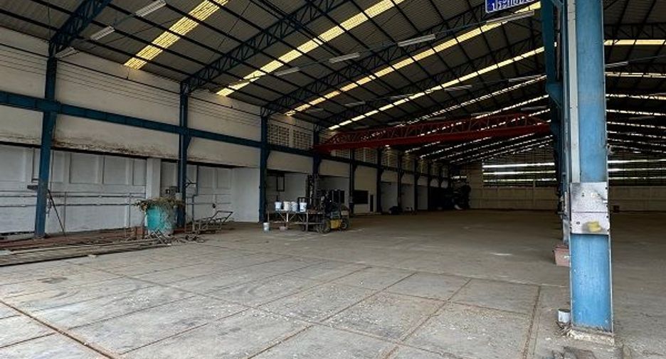 For rent 4 bedrooms warehouse in Mueang Nakhon Pathom, Nakhon Pathom