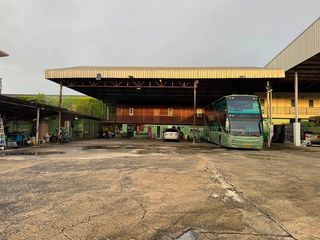 For rent 4 bedrooms warehouse 