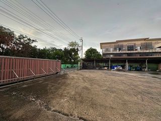 For rent 4 bedrooms warehouse 