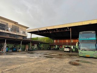 For rent 4 bedrooms warehouse 