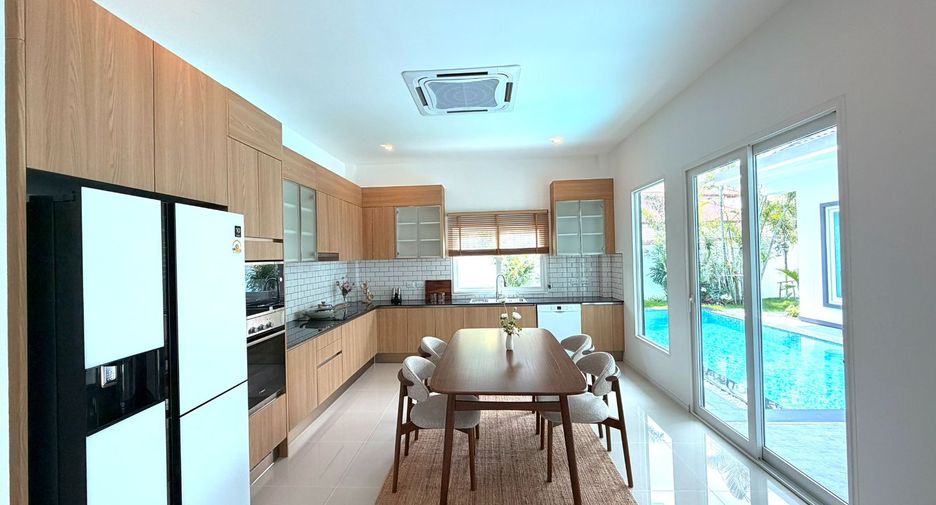 For sale 3 bedrooms villa in Bang Lamung, Chonburi