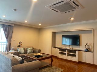 For rent 3 ベッドルーム serviced apartment in Watthana, Bangkok