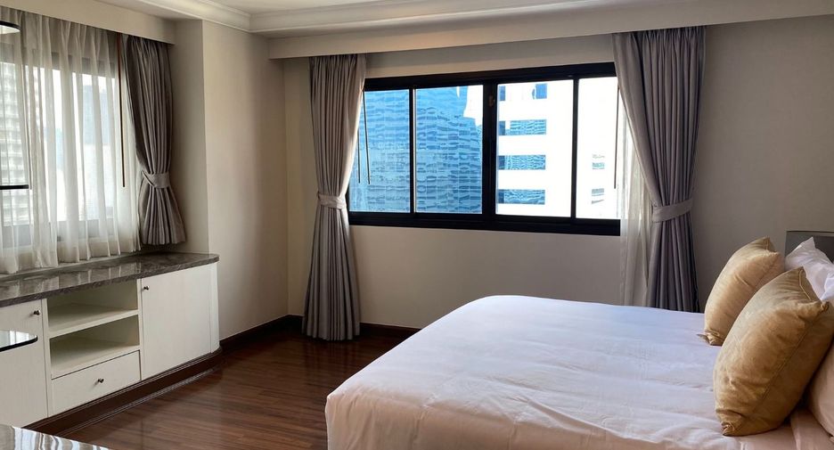 For rent 3 ベッドルーム serviced apartment in Watthana, Bangkok