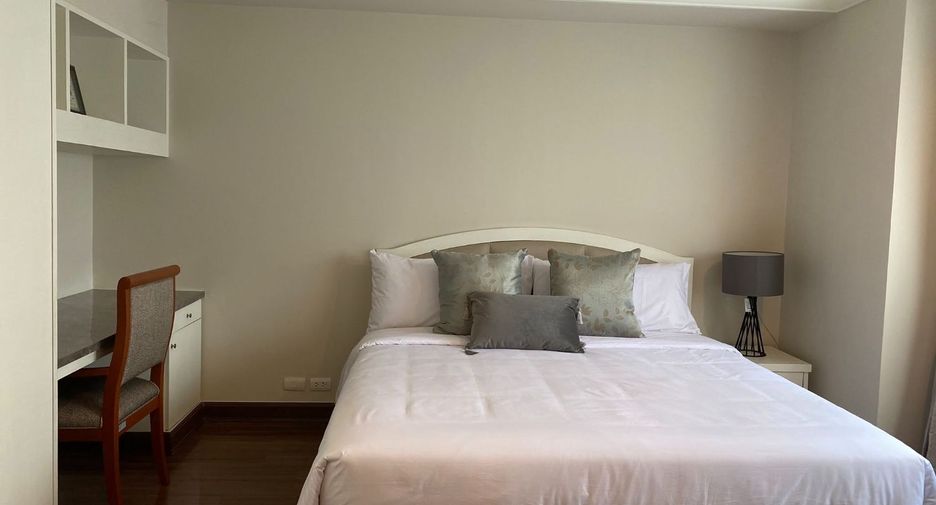 For rent 3 ベッドルーム serviced apartment in Watthana, Bangkok