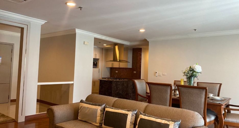 For rent 3 ベッドルーム serviced apartment in Watthana, Bangkok