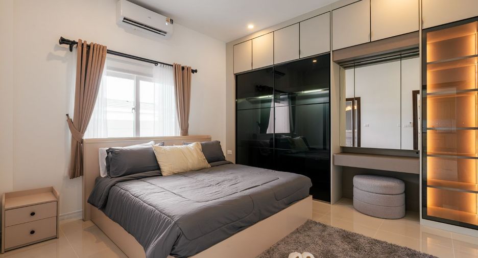 For sale 3 bedrooms villa in Bang Lamung, Chonburi