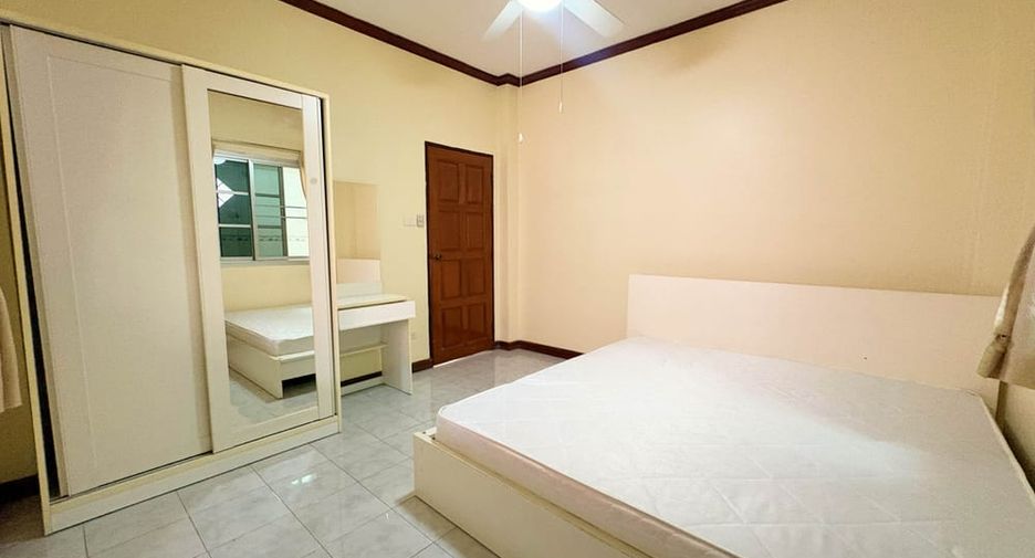 Casa en alquiler y en venta de 3 habitaciones en Bang Lamung, Chonburi