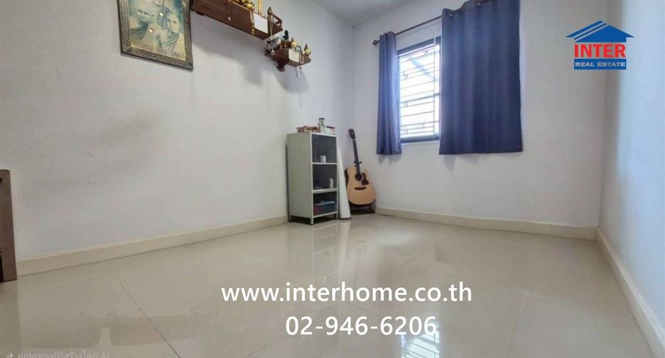 For sale 4 bedrooms townhouse in Khlong Luang, Pathum Thani