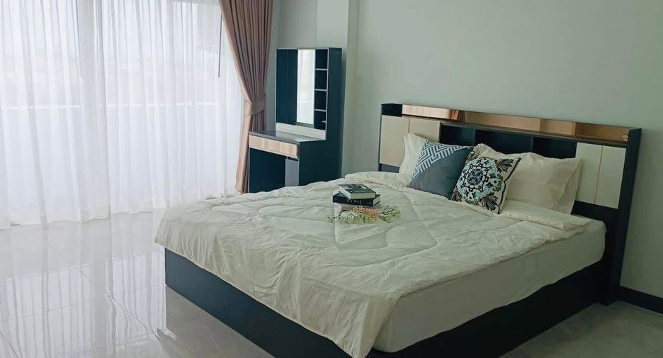 For rent 3 bedrooms condo in Jomtien, Pattaya