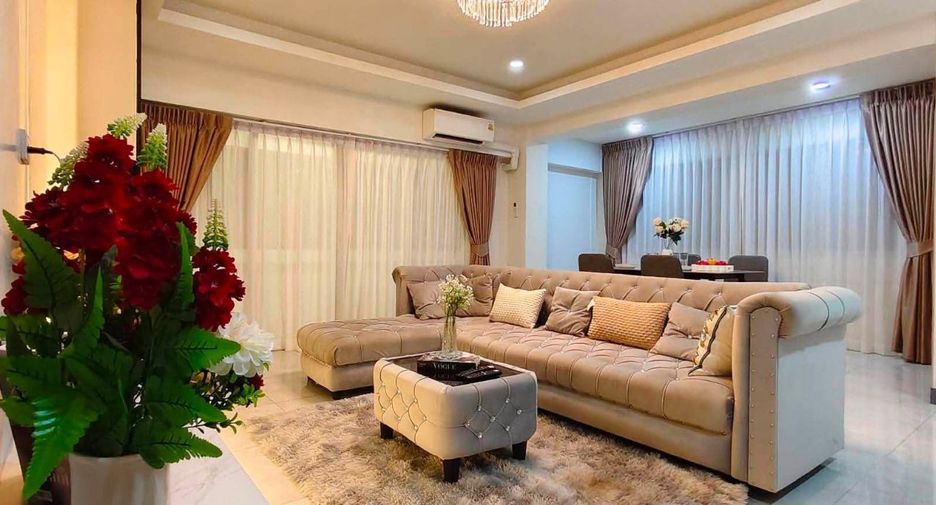 For rent 3 bedrooms condo in Jomtien, Pattaya