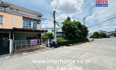 For sale 3 bedrooms townhouse in Suan Luang, Bangkok