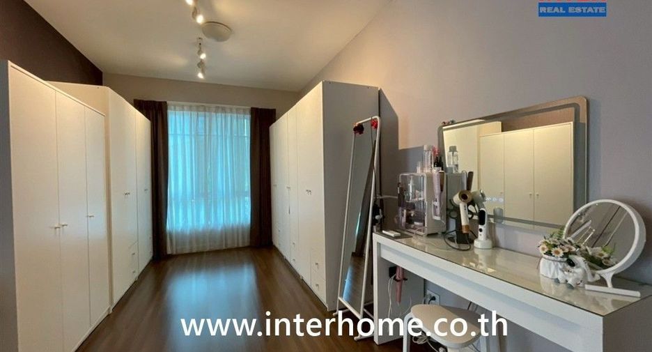 Haus zum Kauf mit 4 Zimmer in Khlong Sam Wa, Bangkok