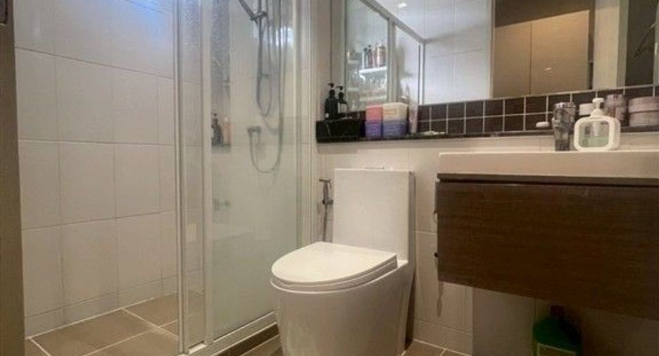 Haus zum Kauf mit 4 Zimmer in Khlong Sam Wa, Bangkok