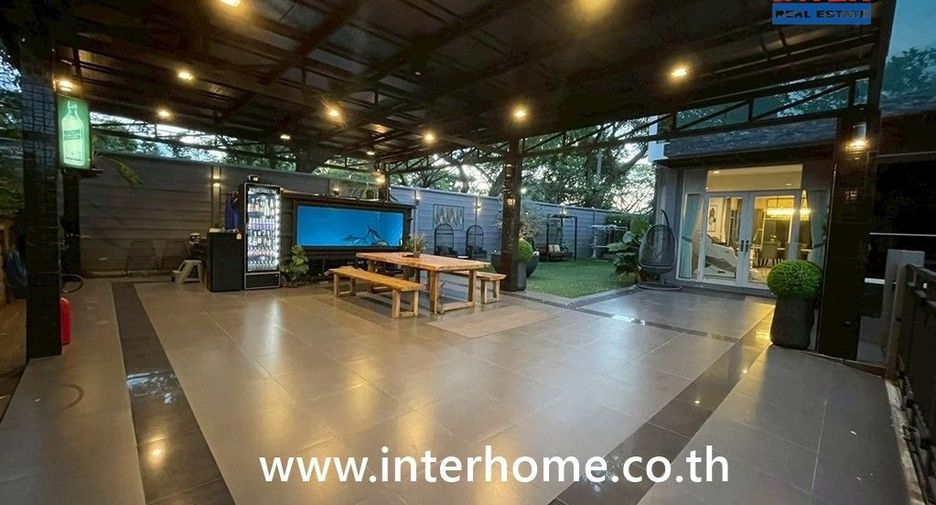 Haus zum Kauf mit 4 Zimmer in Khlong Sam Wa, Bangkok