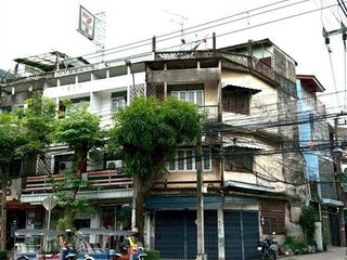 For sale 3 bedrooms retail Space in Khlong San, Bangkok