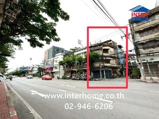 For sale 3 bedrooms retail Space in Khlong San, Bangkok