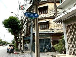 For sale 3 bedrooms retail Space in Khlong San, Bangkok