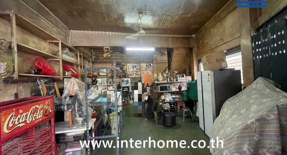 For sale 3 bedrooms retail Space in Khlong San, Bangkok