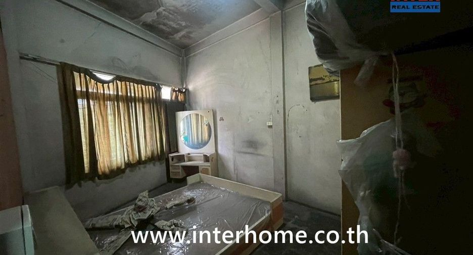 For sale 3 bedrooms retail Space in Khlong San, Bangkok