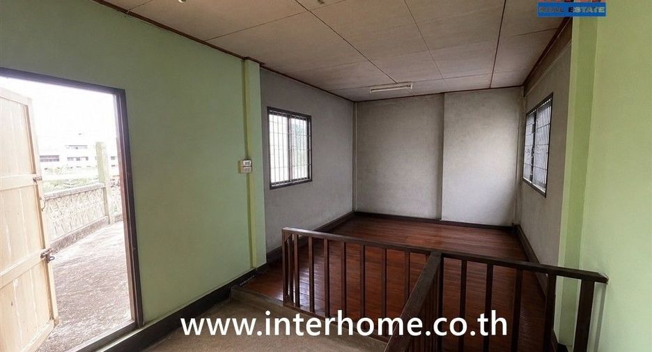 For sale 3 bedrooms retail Space in Khlong San, Bangkok