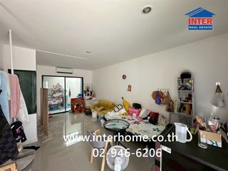 Casa adosada en venta de 4 habitaciones en Lam Luk Ka, Pathum Thani