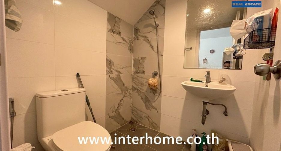 Casa adosada en venta de 4 habitaciones en Lam Luk Ka, Pathum Thani