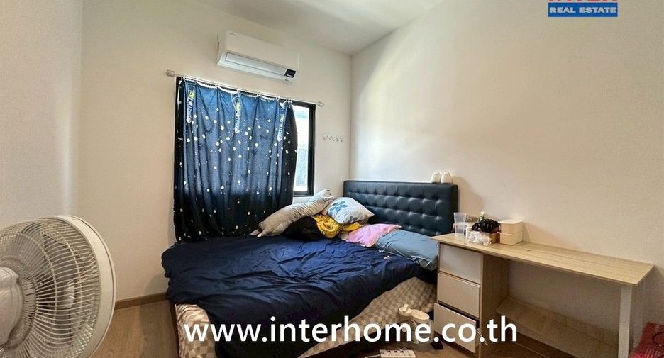 Casa adosada en venta de 4 habitaciones en Lam Luk Ka, Pathum Thani
