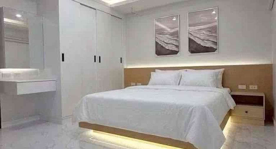 Villa zum Kauf mit 5 Zimmer in Bang Lamung, Chonburi