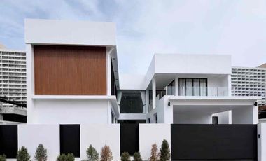 À vendre et à louer 5 chambres villa à Bang Lamung, Chonburi