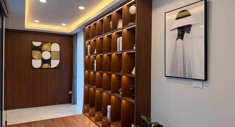 À louer et à vendre 5 chambres villa à Bang Lamung, Chonburi