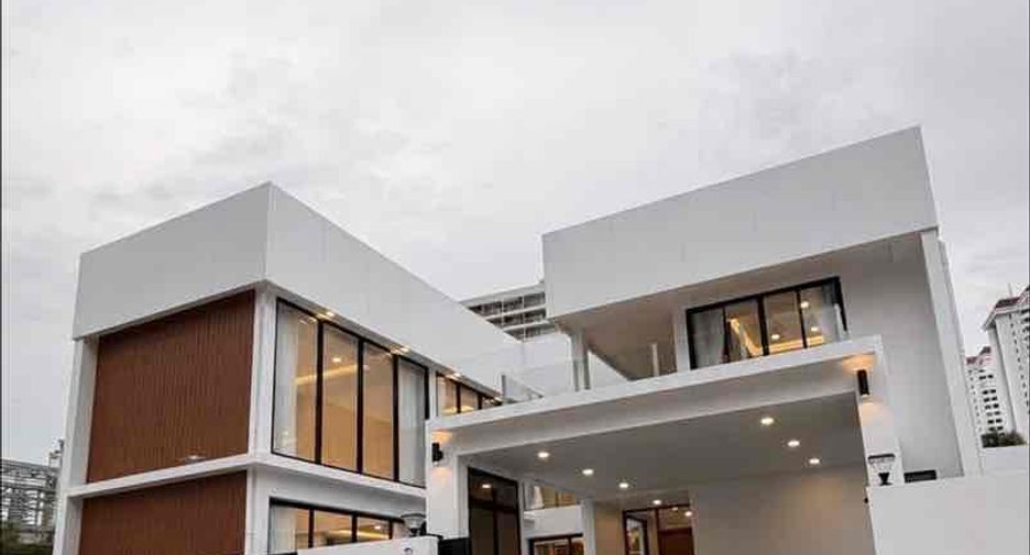 À louer et à vendre 5 chambres villa à Bang Lamung, Chonburi