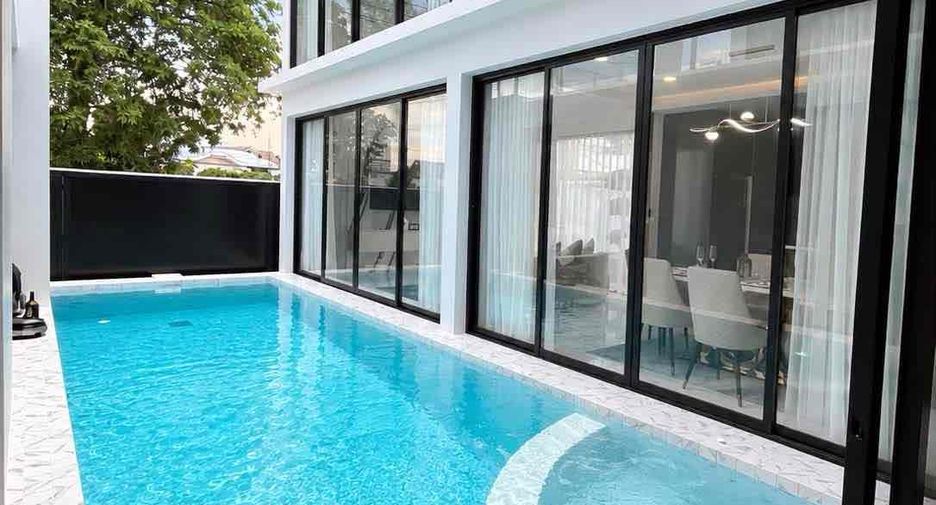 À vendre et à louer 5 chambres villa à Bang Lamung, Chonburi