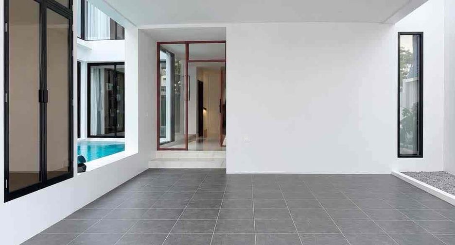 À vendre et à louer 5 chambres villa à Bang Lamung, Chonburi