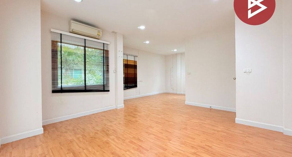 For sale 3 bedrooms house in Chom Thong, Bangkok