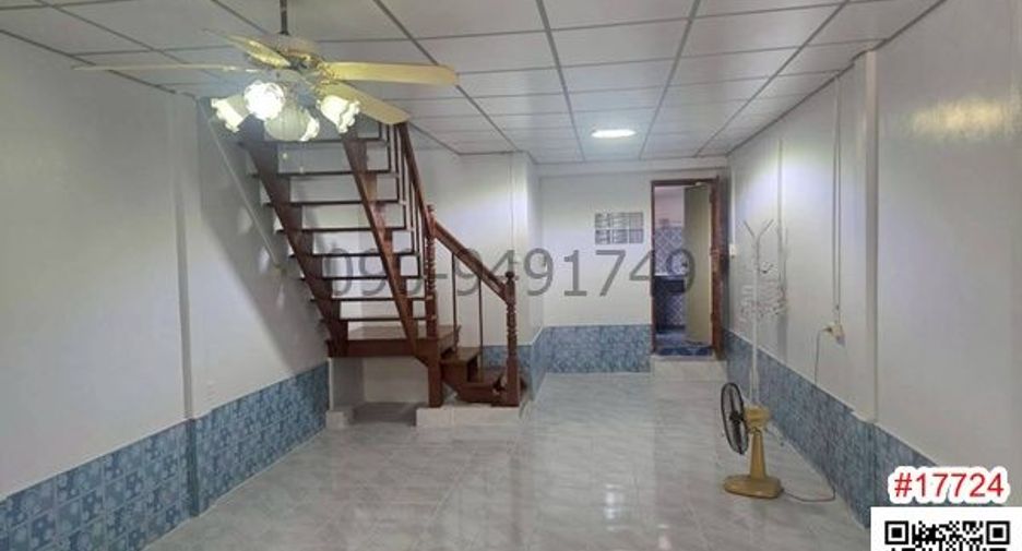 For rent 2 bedrooms townhouse in Phra Khanong, Bangkok