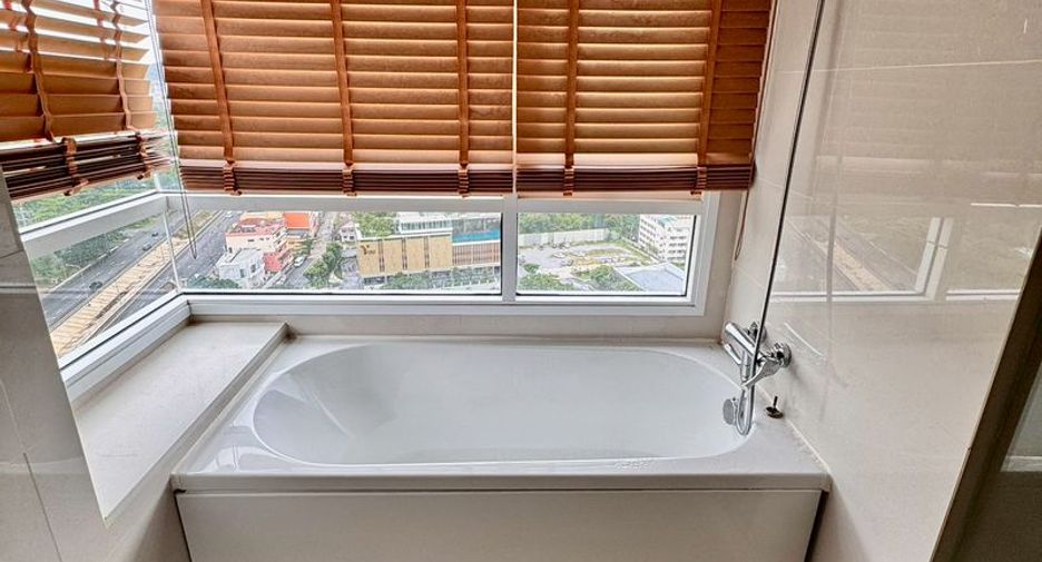 For rent 2 ベッドルーム condo in Si Racha, Chonburi