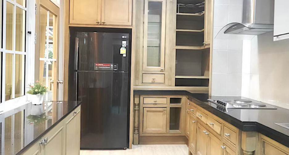 For sale 4 bedrooms townhouse in Pak Kret, Nonthaburi