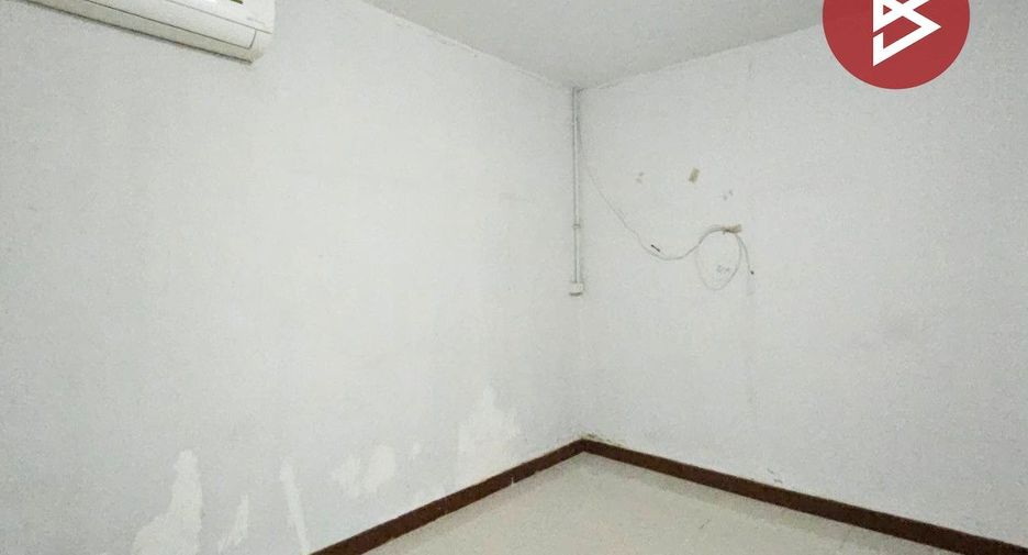 For sale 1 bed townhouse in Lat Krabang, Bangkok
