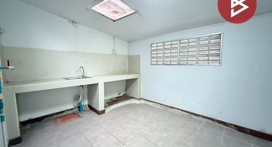 For sale 1 bed townhouse in Lat Krabang, Bangkok