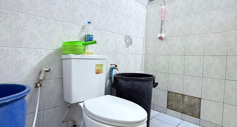 For sale 1 bed townhouse in Lat Krabang, Bangkok