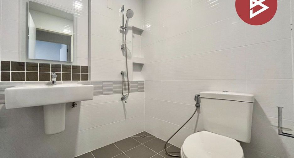 For sale 4 bedrooms townhouse in Bang Phli, Samut Prakan