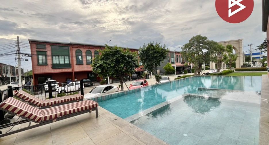 For sale 4 bedrooms townhouse in Bang Phli, Samut Prakan