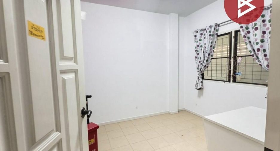 Casa en venta de 3 habitaciones en Si Racha, Chonburi