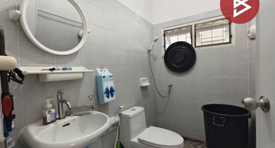 Casa en venta de 3 habitaciones en Si Racha, Chonburi