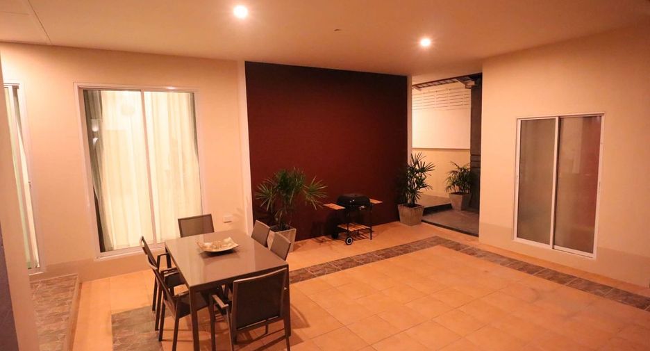 Villa en alquiler de 3 habitaciones en Huay Yai, Pattaya