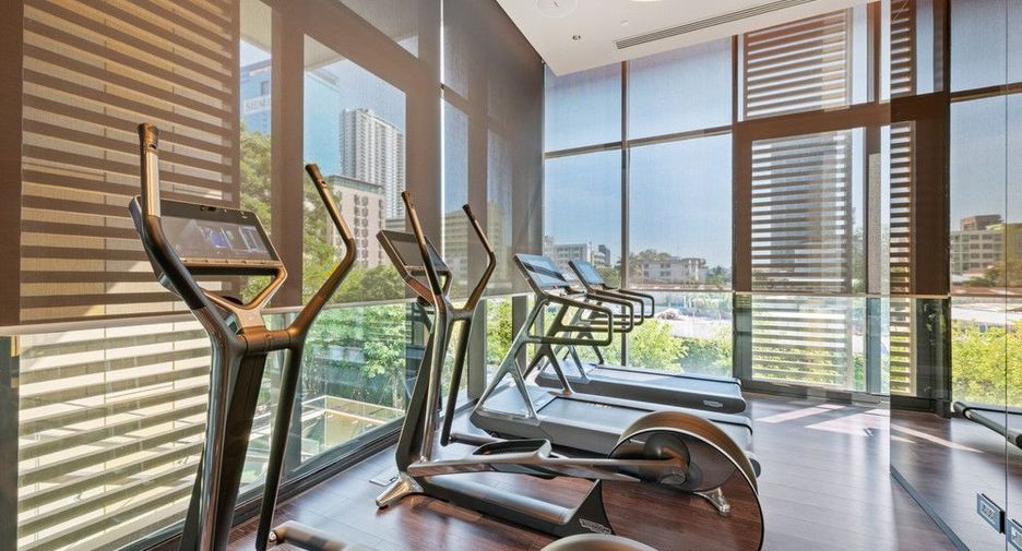 For rent 2 bedrooms apartment in Watthana, Bangkok