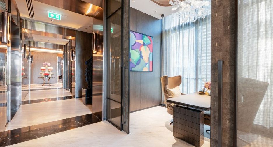 For rent 2 bedrooms apartment in Watthana, Bangkok