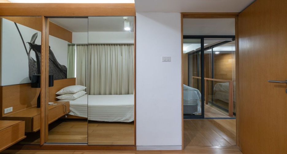 For rent 3 bedrooms apartment in Watthana, Bangkok